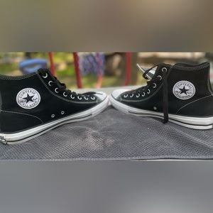 Black Suede Converse Cons, Men’s 11.5  Skate Boarding Ex. condition, worn twice